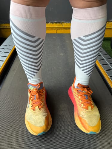 Customer photo review of Calcetin Compresion Rosa/Gris