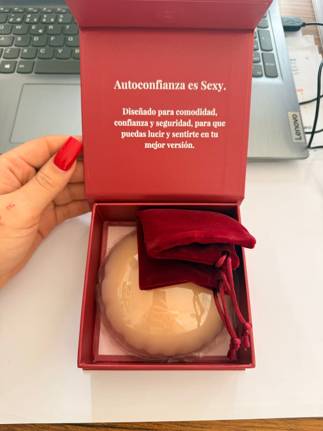 Customer photo review of Pezoneras Círculos con Adhesivo