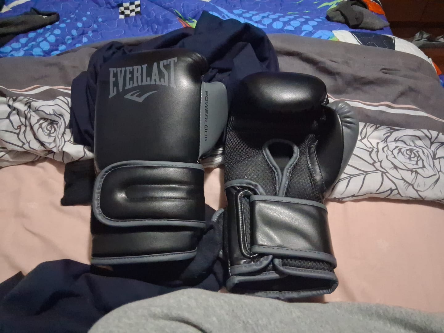 Customer photo review of Guantes De Boxeo Everlast Powerlock 2 TR Hook & Loop
