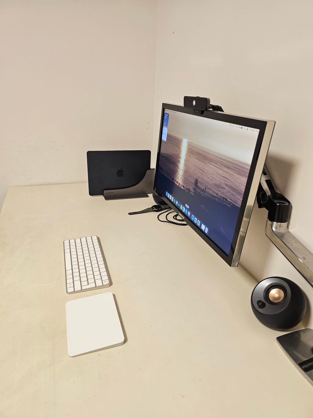 Customer photo review of Ascrono® MacBook Docking Station