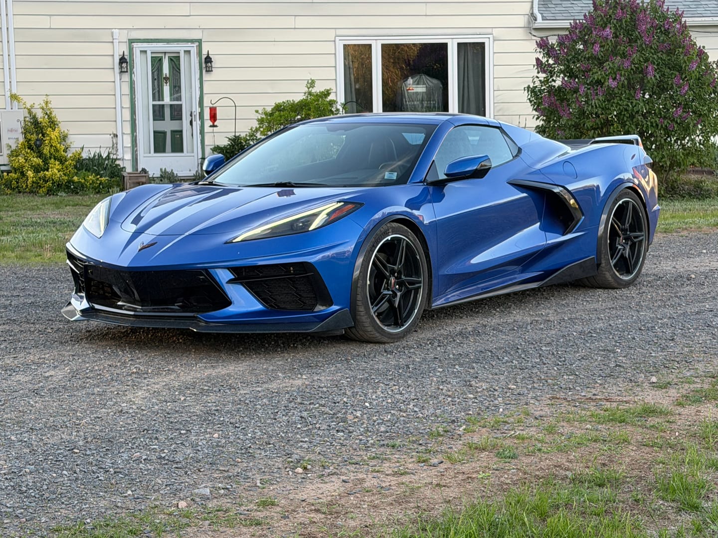 Customer photo review of Chevrolet Corvette C8 DRY CARBON FIBER Side Wheel Fender
