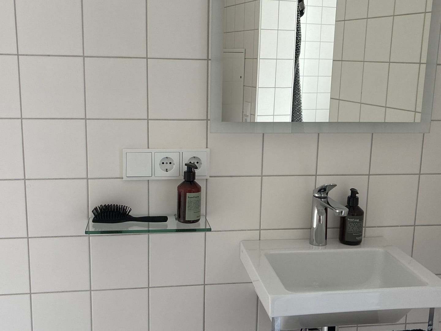 Customer photo review of Glasregal Badezimmer Klarglas 8mm – FLAIR Chrom