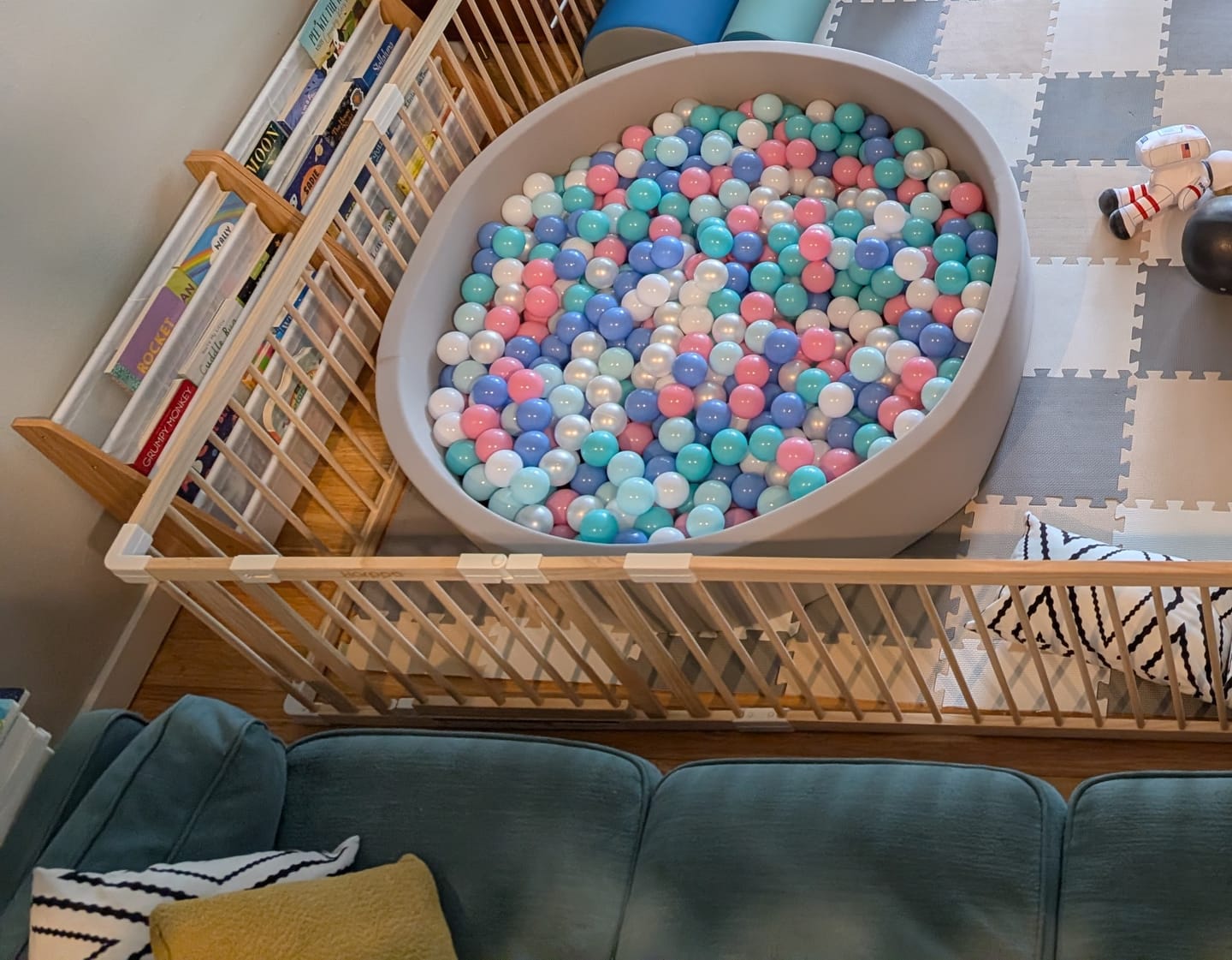 Customer photo review of Large Foam Ball Pit with 400 Balls - Climber Not Included
