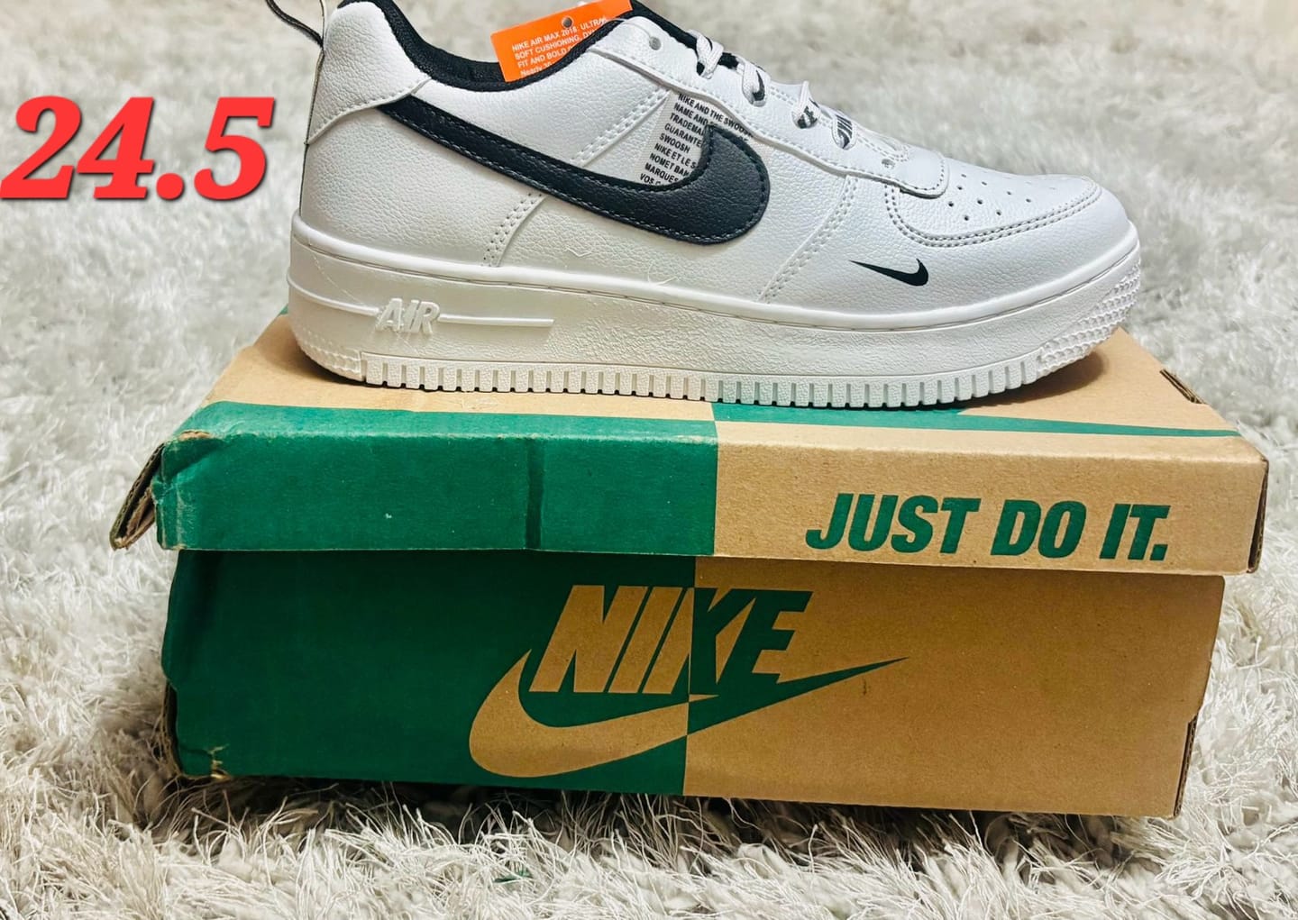 Customer photo review of Tenis 275 Blanco Negro