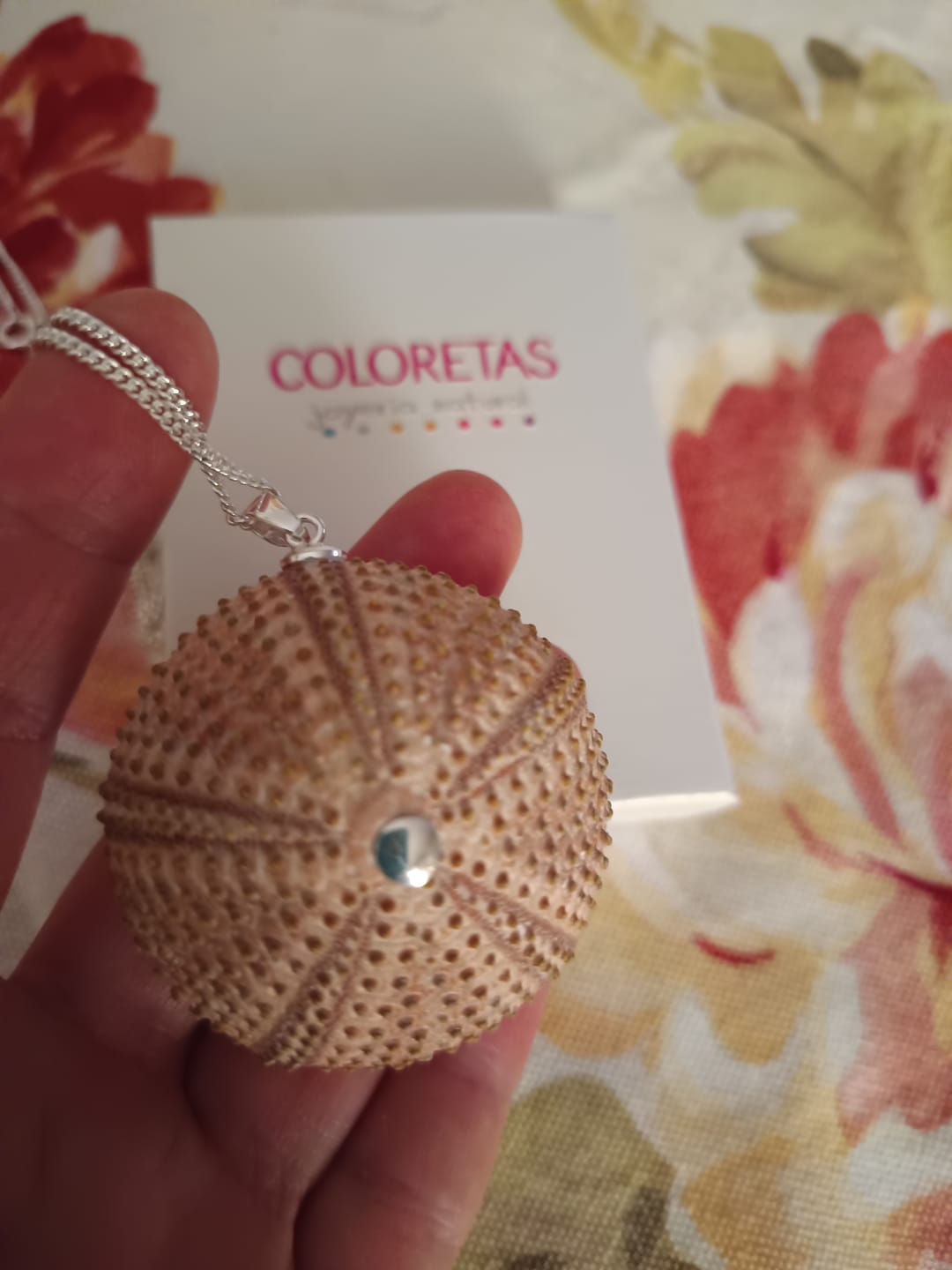 Customer photo review of Colgante Erizo Rosa Natural Grande