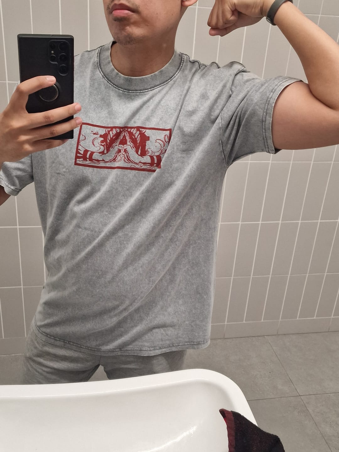 Customer photo review of MALEVOLENT VINTAGE OVERSIZE TEE
