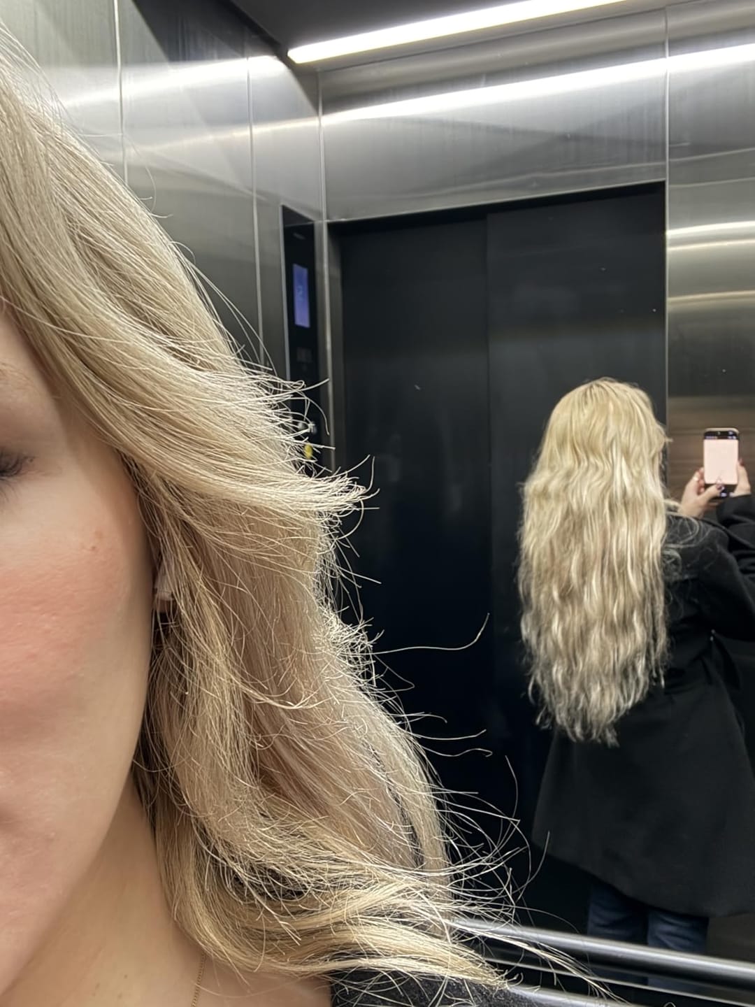 Customer photo review of Virgin Flat Silk Weft Hair Extensions Bleach Blonde #60