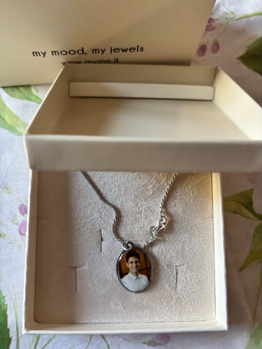 Customer photo review of Collana Foto Personalizzata Ovale Maglia Corda