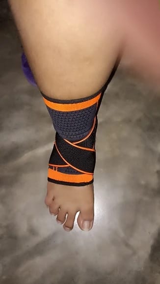 Customer photo review of Tobillera de Soporte Alivio Diario