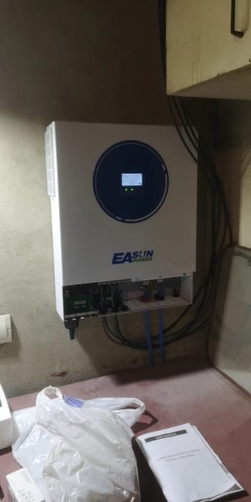 Customer photo review of EASUN 11000W Off Grid inverter 150A Double MPPT Charger  BMS with WIFI