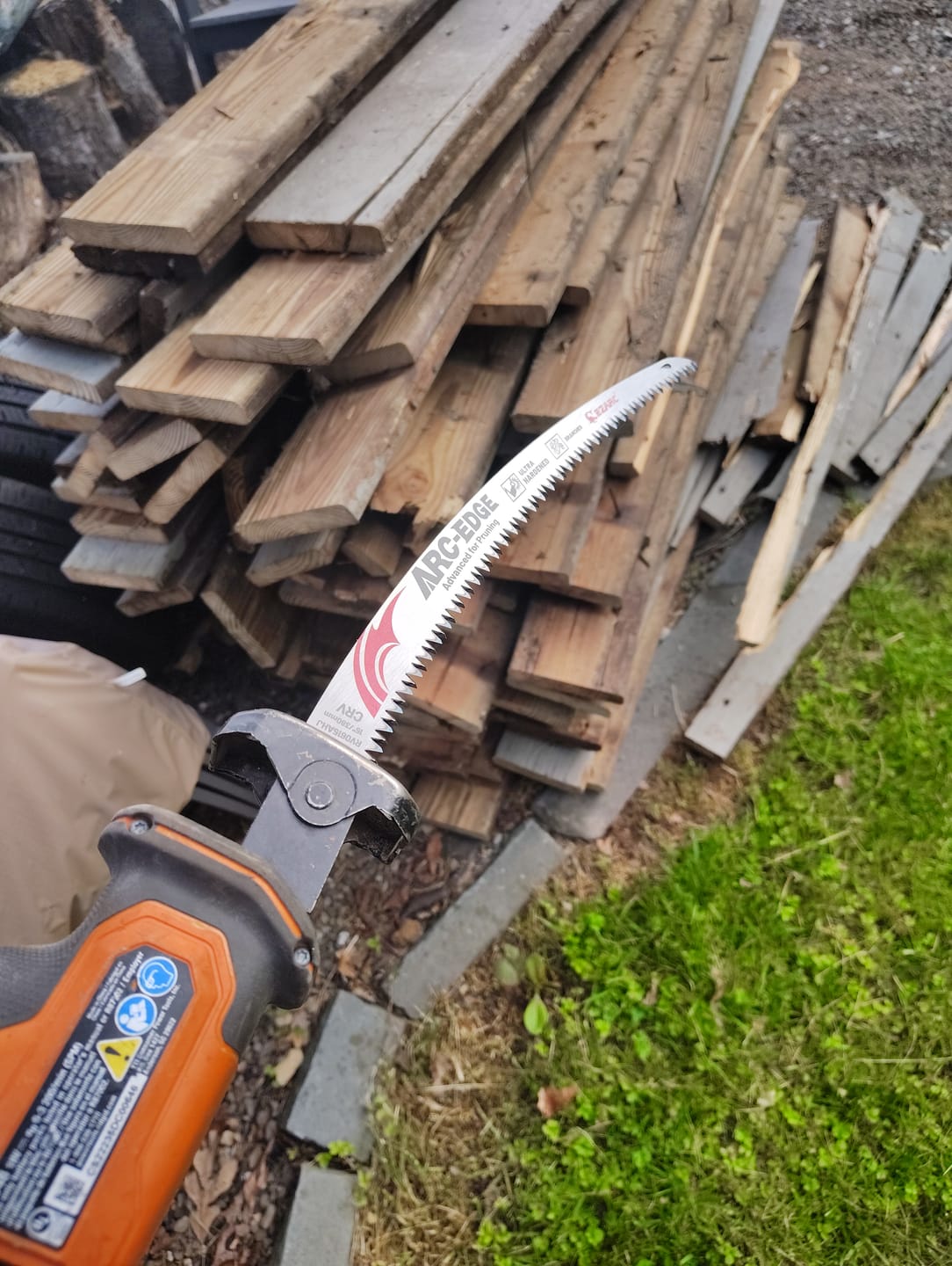 Customer photo review of Tree Trimming/Wood Cutting – Japanese Teeth Arc Edge 6 TPI Reciprocating Saw Blade
