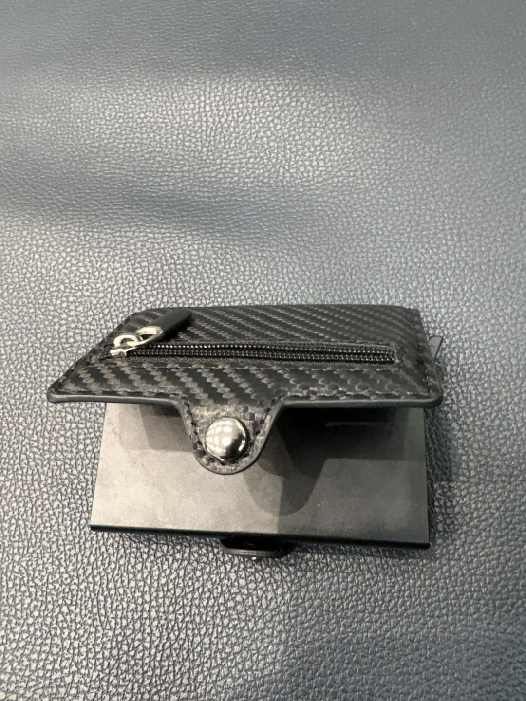 Customer photo review of Carbon Wallet - Tarjetero RFID