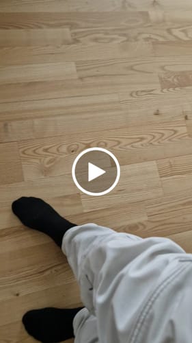 Kundeanmeldelse med video af Støttestrømper
