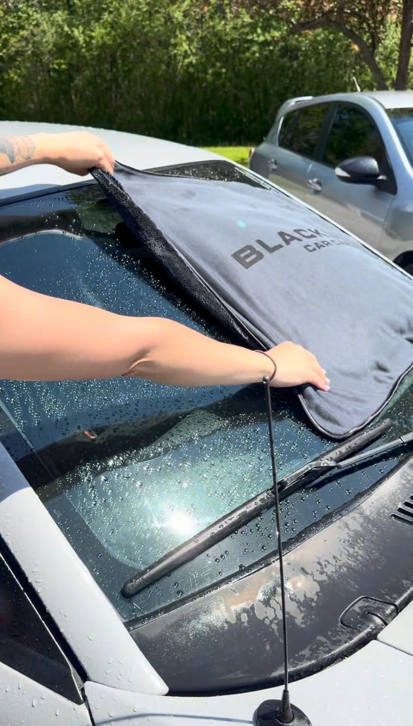 Customer photo review of BLACKLINE® SLIM TWISTED-LOOP DRYING TOWEL