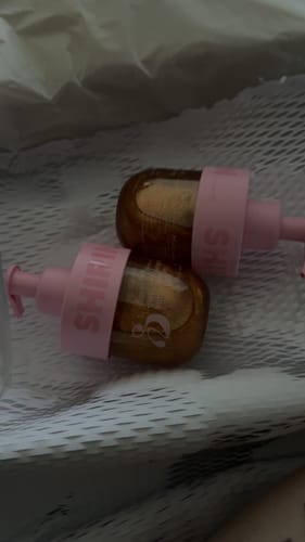 Customer photo review of Shimmering Body Oil Glazed Strawberry Butter Cream
