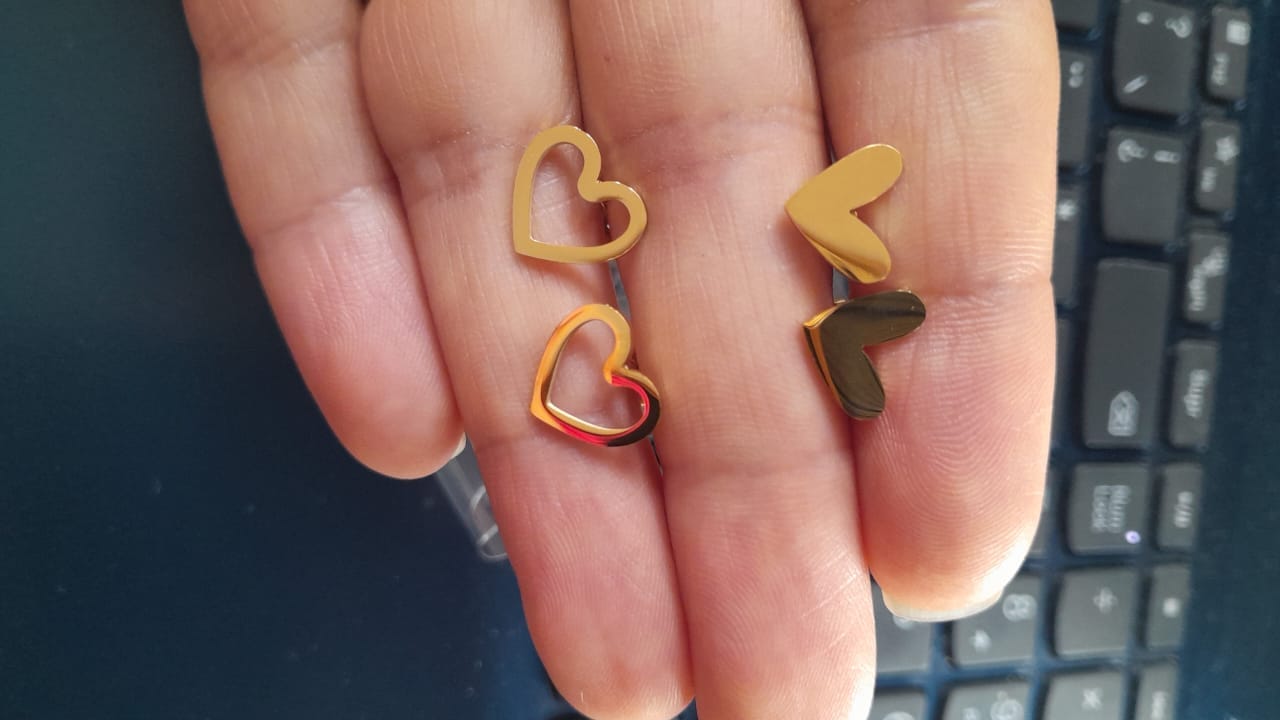 Customer photo review of Aretes Corazón