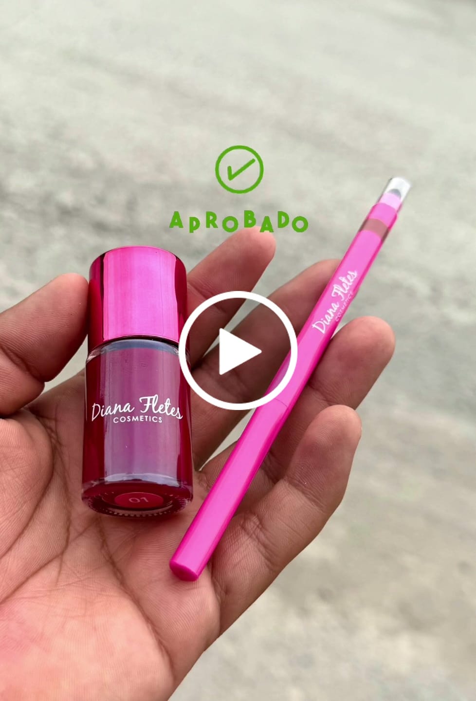 Customer video review of Tinta Red