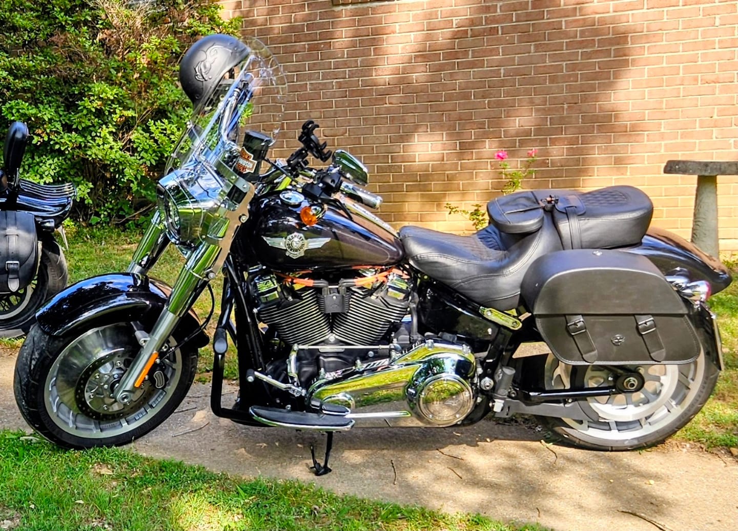 Customer photo review of 28L - Baelor Medium Quick Mount Motorcycle Saddlebags For Harley Softail Fat Boy FLFB/S