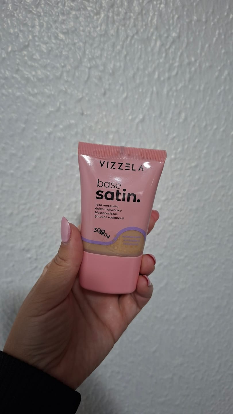 Customer photo review of Base Líquida SATIN - Vizzela