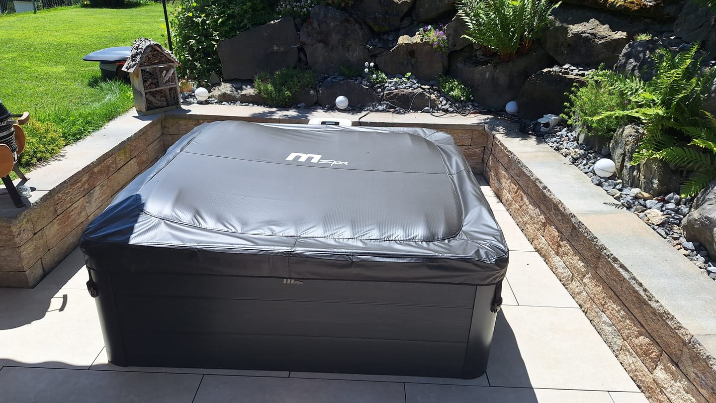 Customer photo review of Mspa Whirlpool Oslo Aero PLUS XXL App Steuerung LED 2026 180x180cm