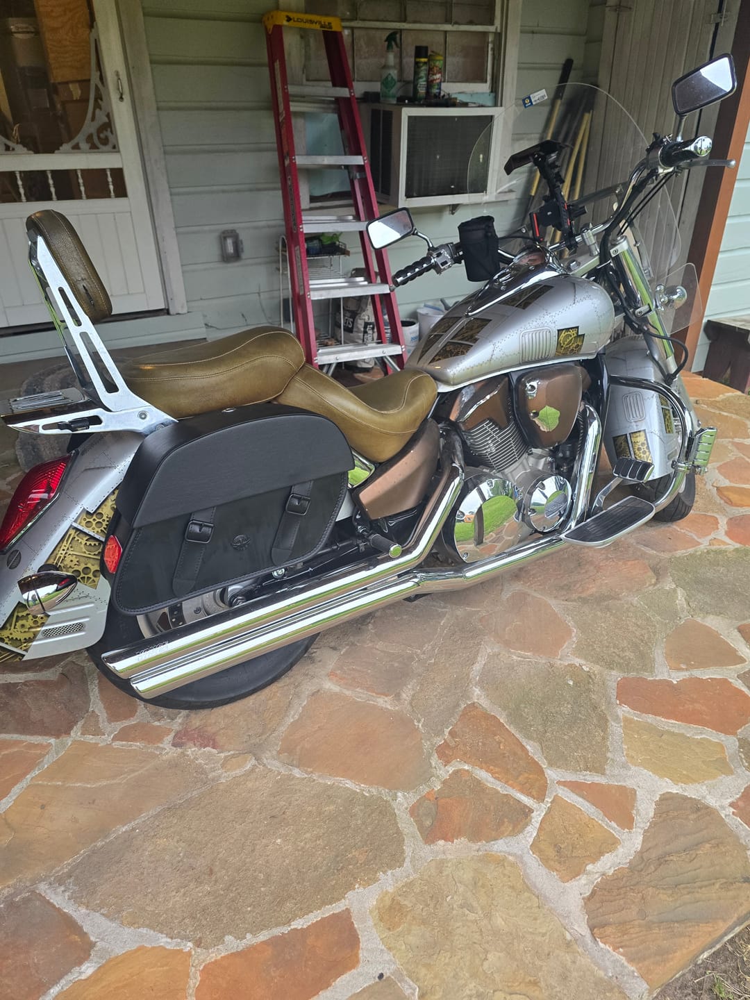 Customer photo review of 28L - Baelor Medium Hard Mount Honda VTX 1300 C Motorcycle Saddlebags