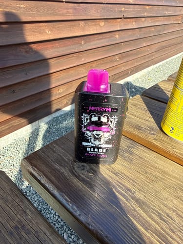 Customer photo review of Merry-Mi - Blade 30K - Puff Jetable / Vape Disposable - 5% nicotine