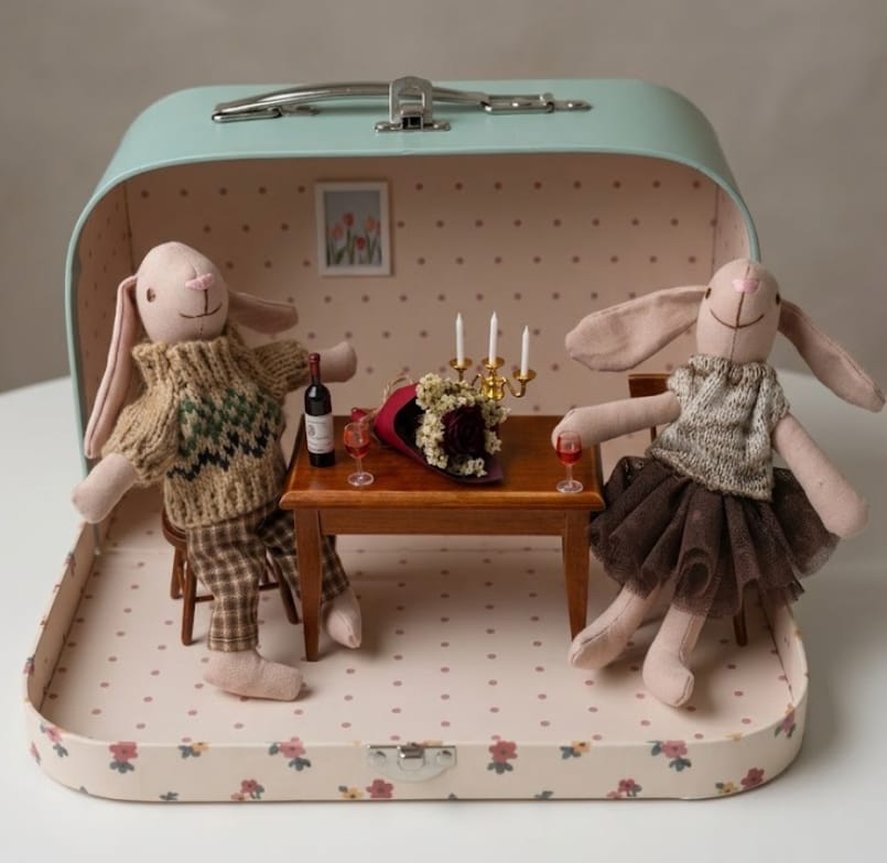 Customer photo review of Valentine’s Candlelight Dinner Special Edition – 1:12 Scale Dollhouse Miniature Story-Box