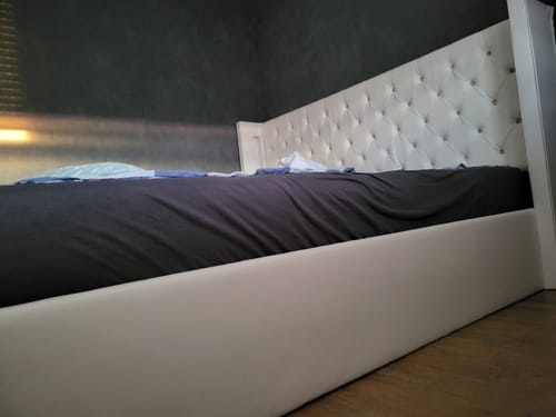 Customer photo review of Lit coffre capitonné avec LED - AMELIE
