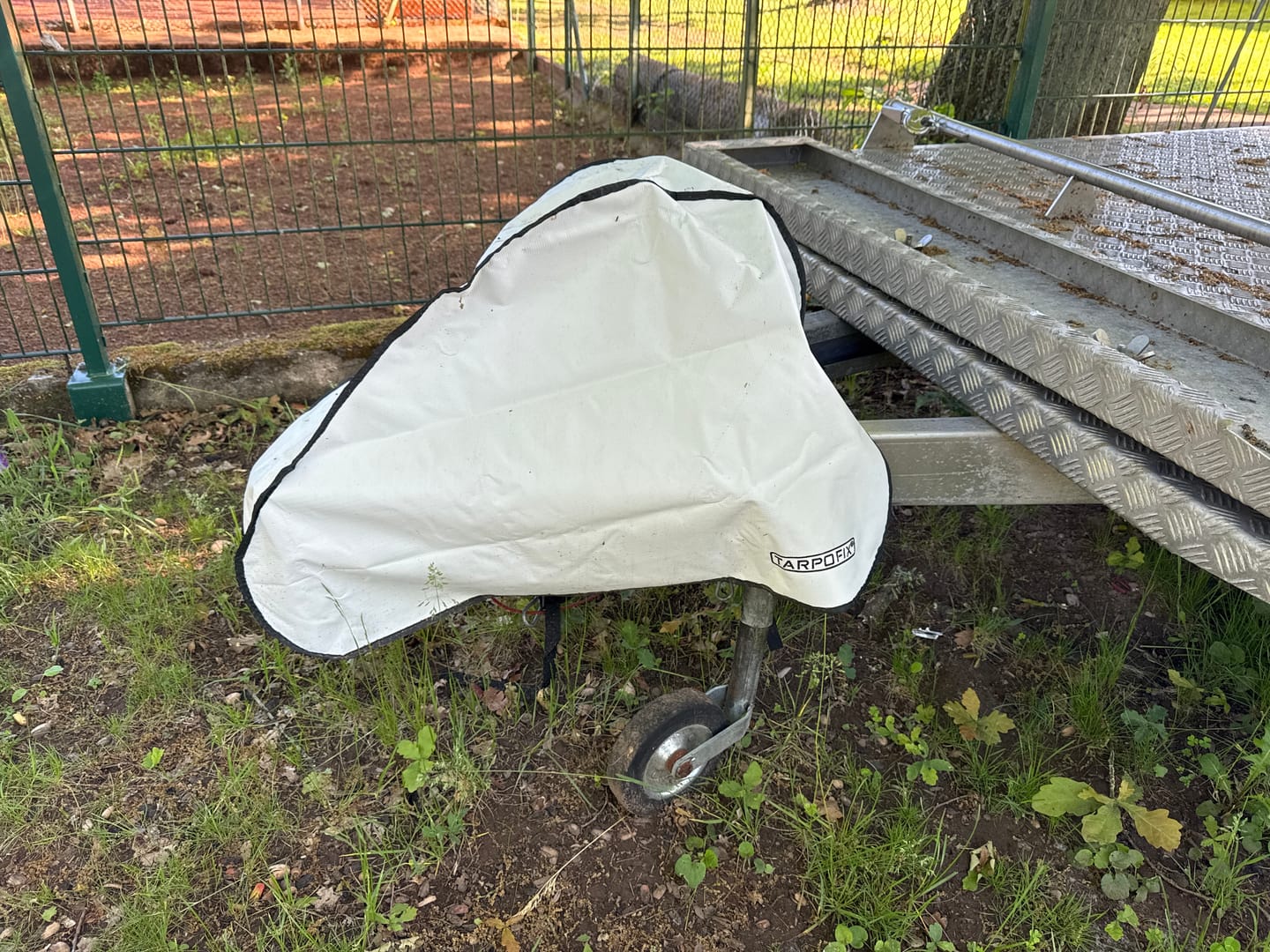 Customer photo review of Deichselabdeckung Weiß (PVC)
