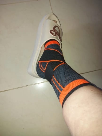 Customer photo review of Tobillera de Soporte Alivio Diario