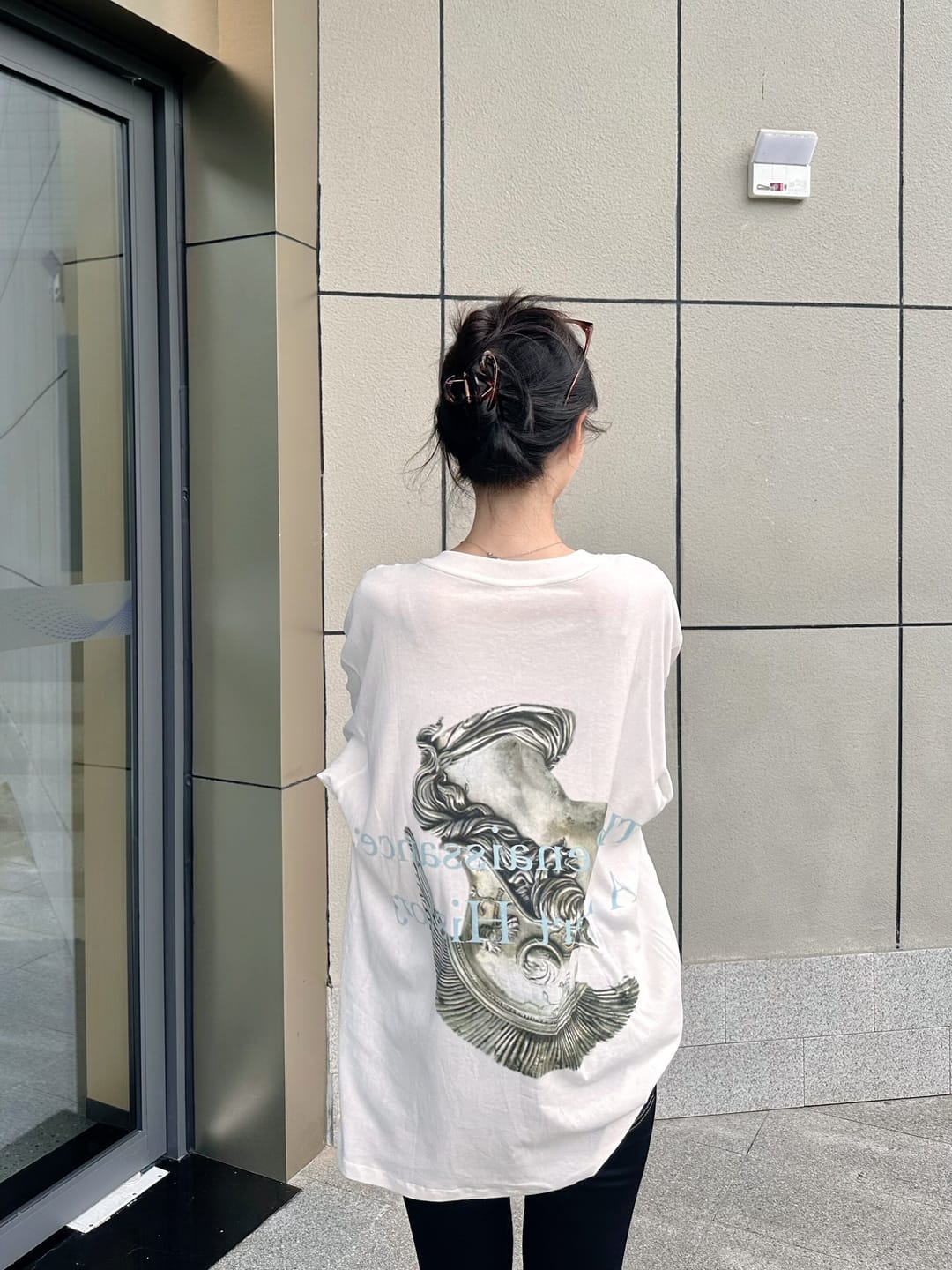 Customer photo review of 0122stepll Renaissance Graphic Oversized T-Shirt