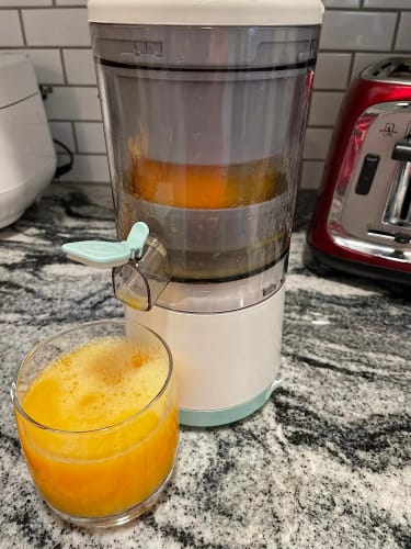 Customer photo review of Wireless Rechargeable Citrus Juicer – 450W USB Charged Fruit Squeezer