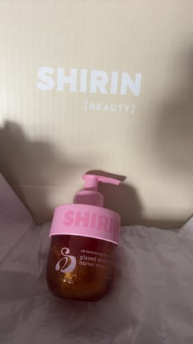 Customer photo review of Shimmering Body Oil Glazed Strawberry Butter Cream