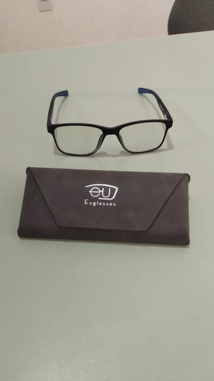 Customer photo review of Óculos Clip-on Alistar (1 Lente)