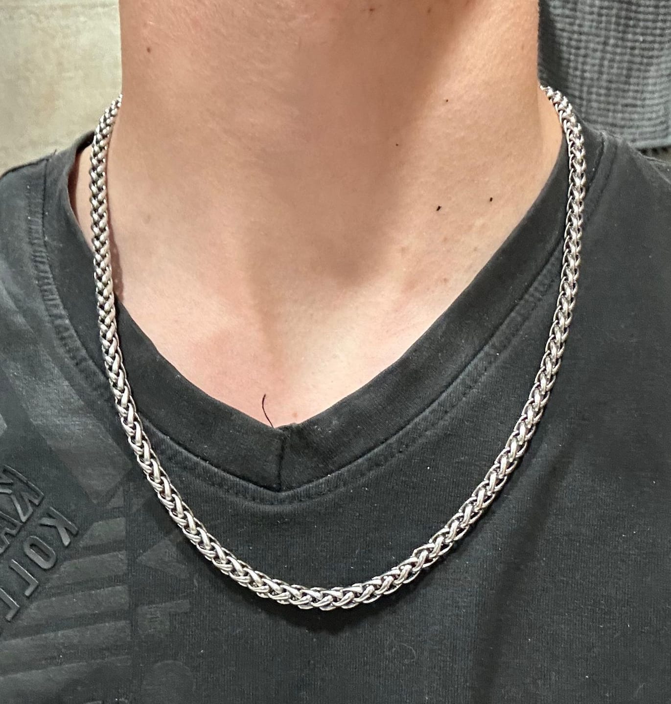Customer photo review of Collar Hombre BRAVE Boss