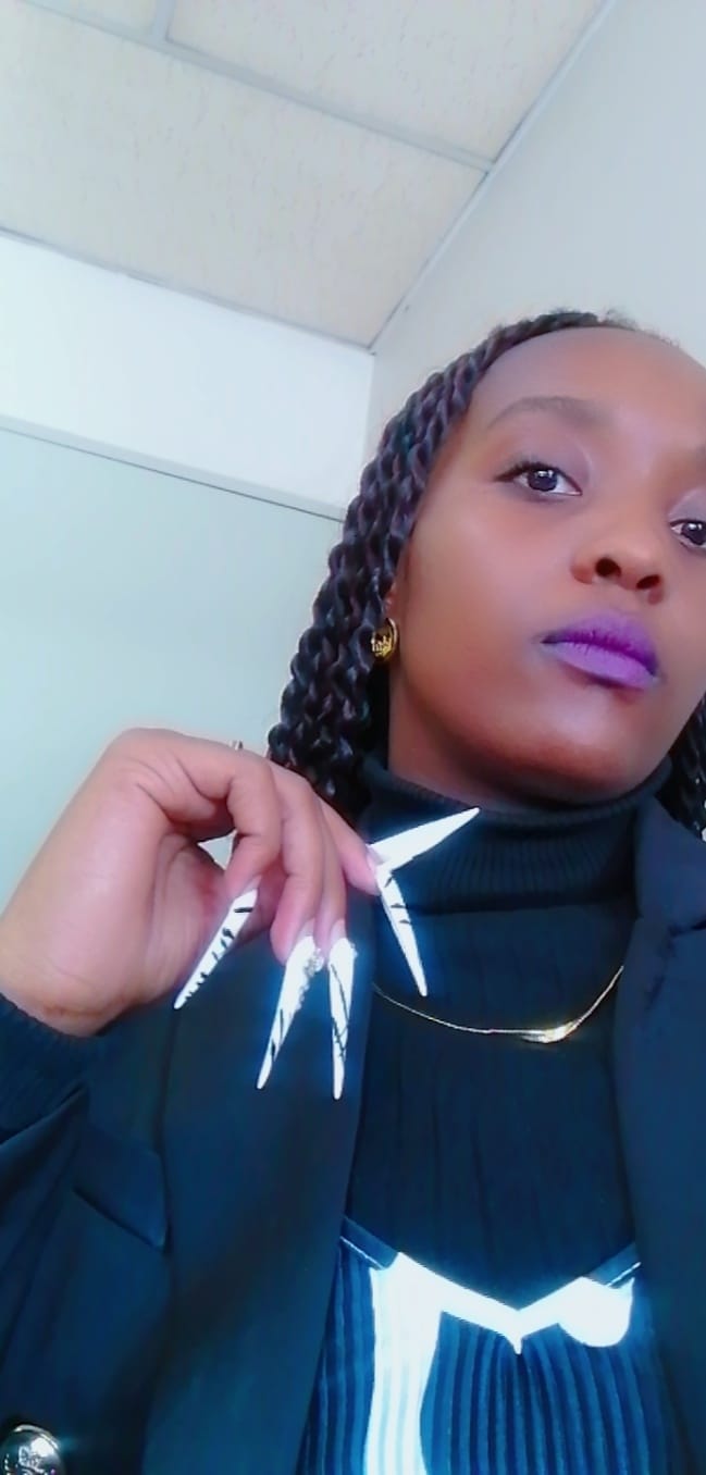 Customer photo review of Gold Diva Studs