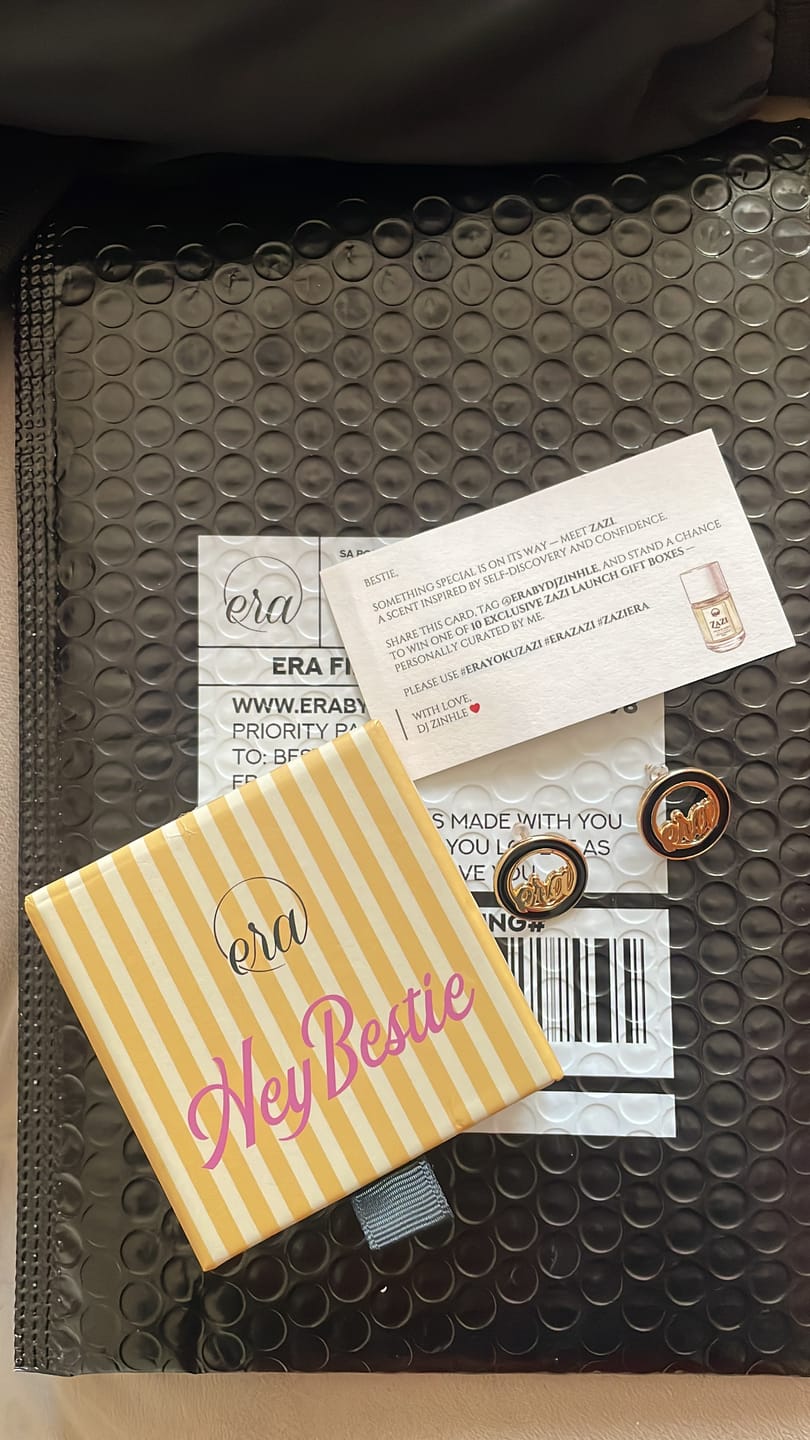 Customer photo review of Gold Diva Studs
