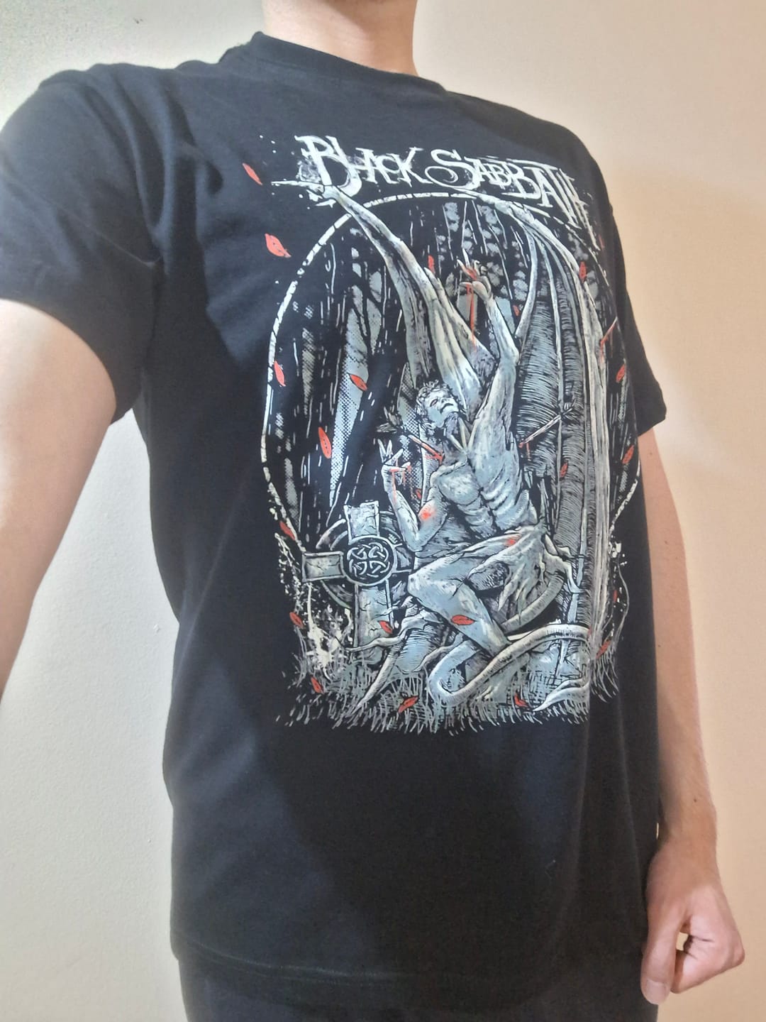 Customer photo review of Camiseta Algodon Black Sabbath Demonio