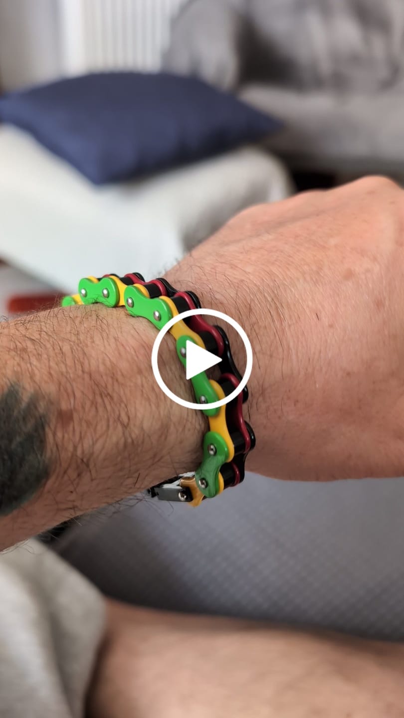 Customer video review of Cycolinks Rasta Bike Chain Bracelet