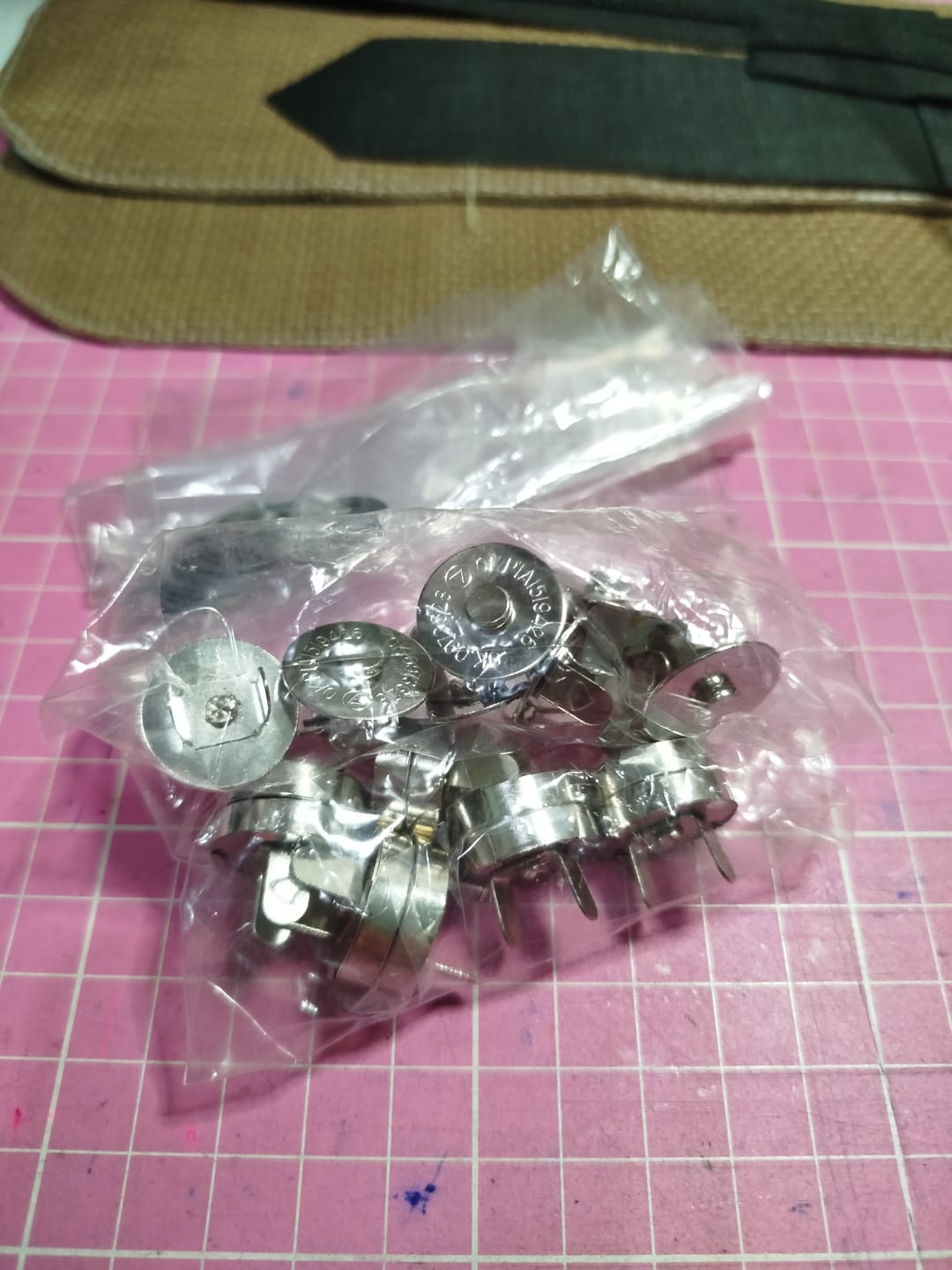 Customer photo review of BOTAO IMA 18 MM COR NIQUEL (PRIME) PACOTE COM 10 PEÇAS