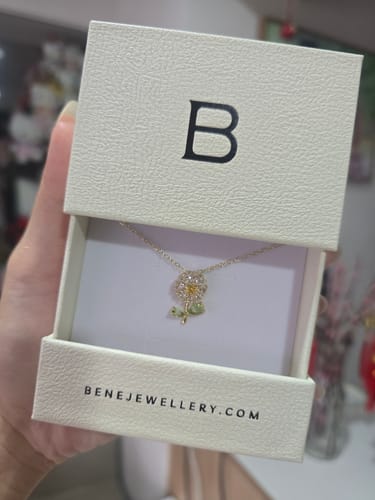 Customer photo review of Kira Floral Necklace