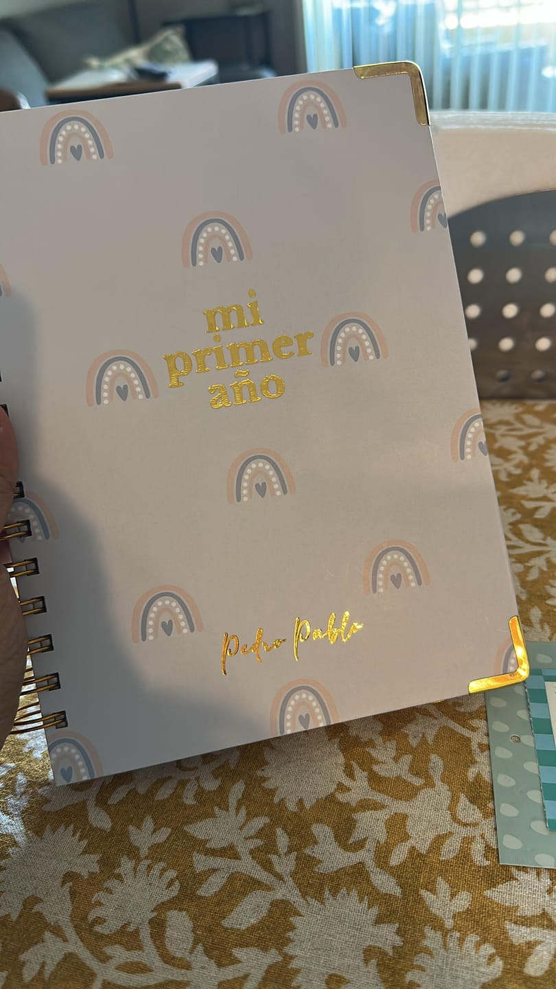 Customer photo review of Diario Único Mi Primer Año - Joy