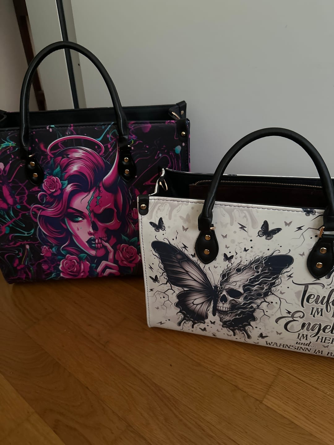 Customer photo review of WAHNSINN IM BLUT LEDERHANDTASCHE - TLNO2008245