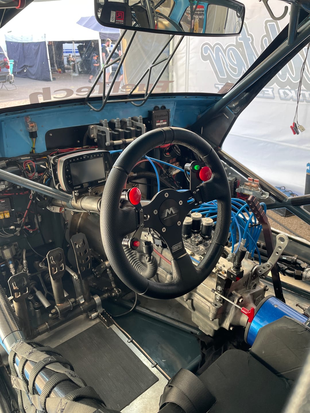 Customer photo review of Motion Raceworks Opposite Side Dual Push Button Steering Wheel Bracket