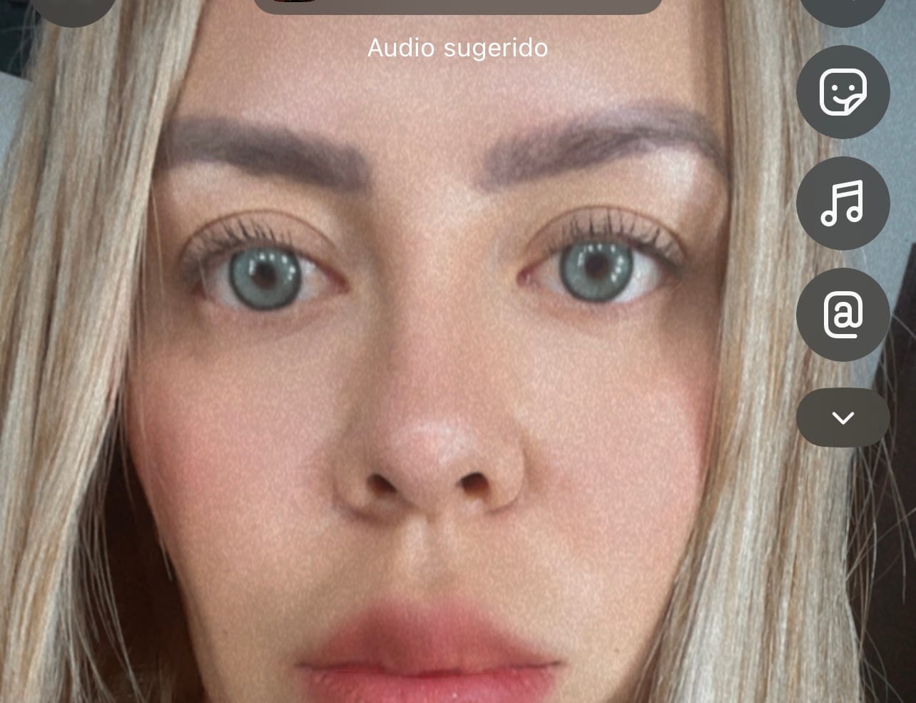 Customer photo review of Goldie Green Prescription Colored Contact Lenses