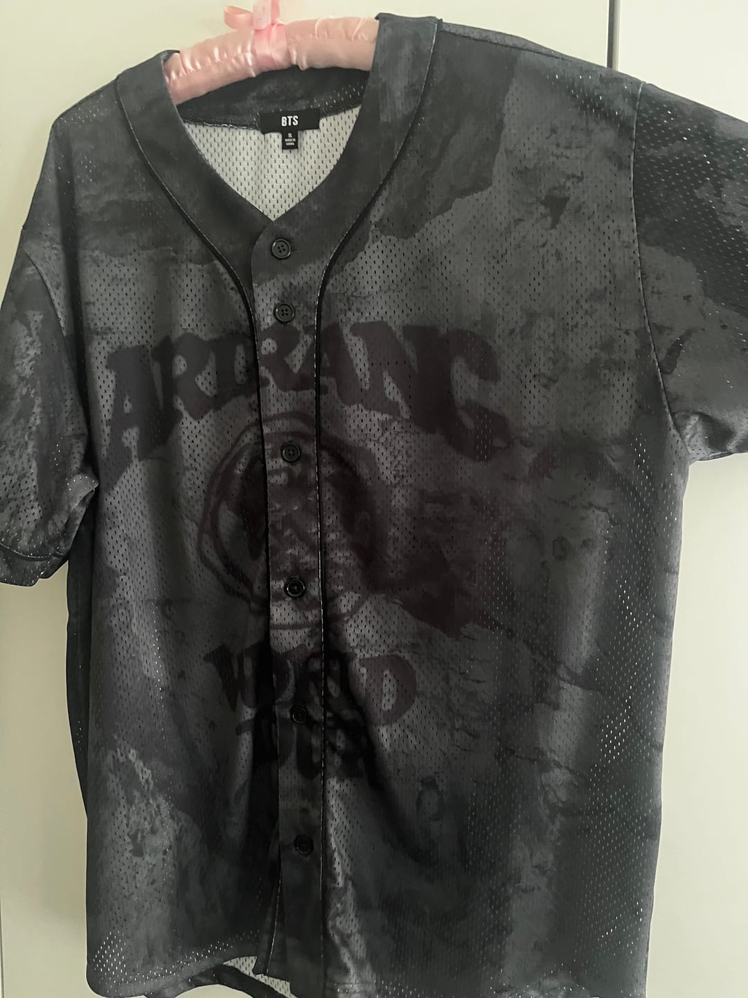 Customer photo review of BTS - ARIRANG WORLD TOUR OFFICIAL MD S/S JERSEY