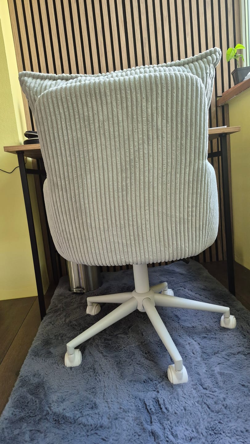 Customer photo review of Scaun birou DUMBO, gri deschis/alb, stofa raiata, 52x58x84/94 cm