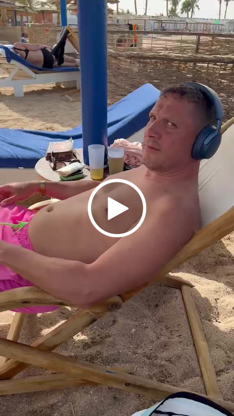 Customer video review of Persönlicher Song - Eure Geschichte als einzigartiges Lied