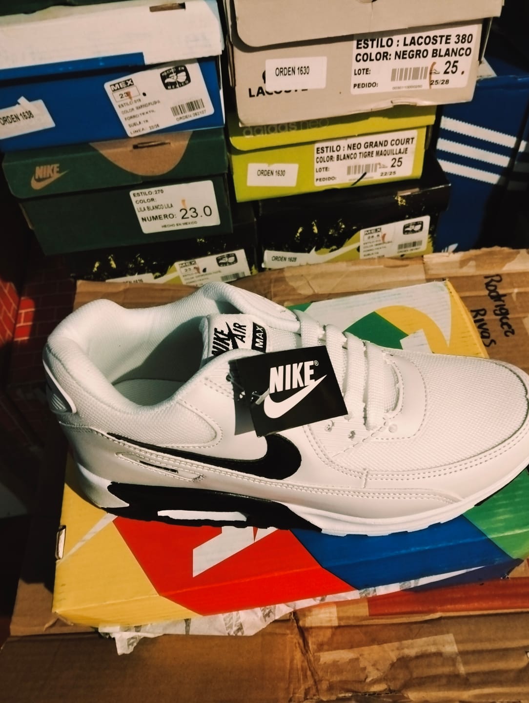Customer photo review of Tenis Max 90 Blanco Negro