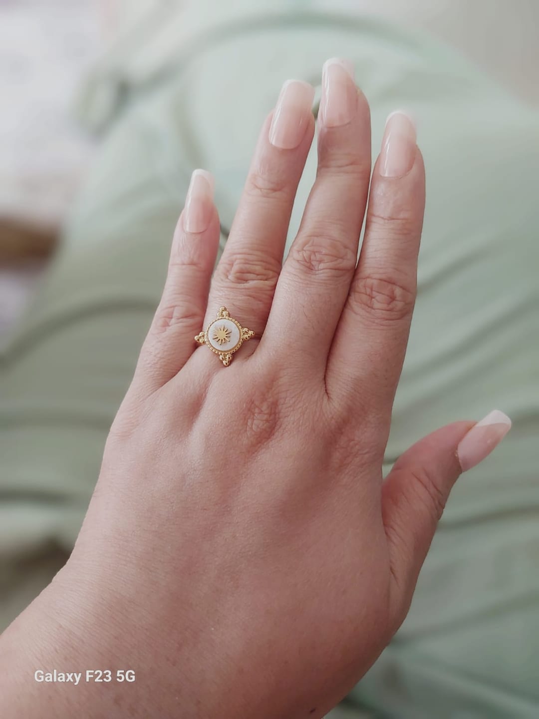 Customer photo review of Golden Snowflake Vintage Ring